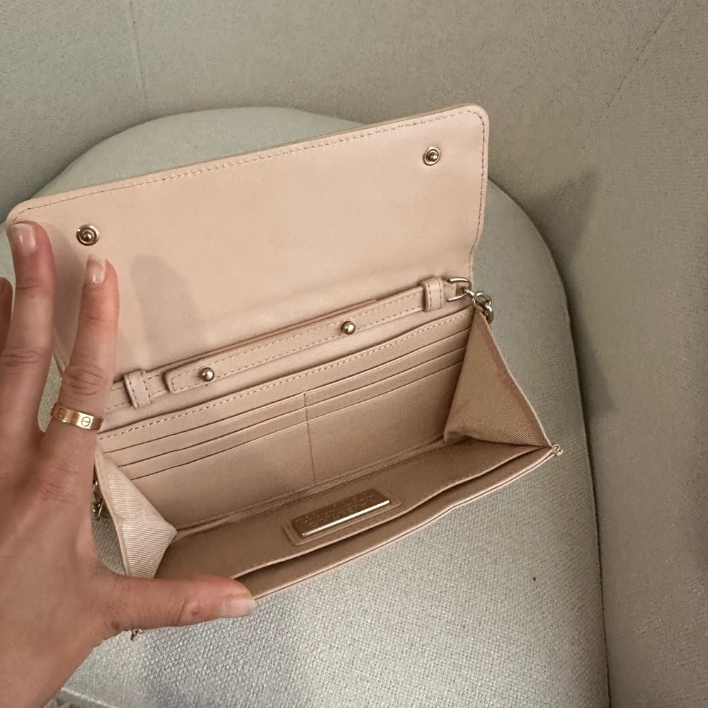 New Valentino wallet on chain